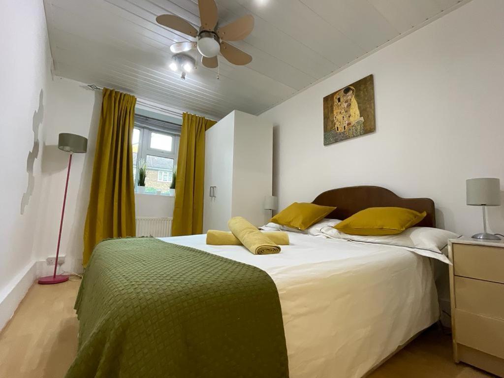 Cosy Flat Close To East Finchley Station London Bagian luar foto