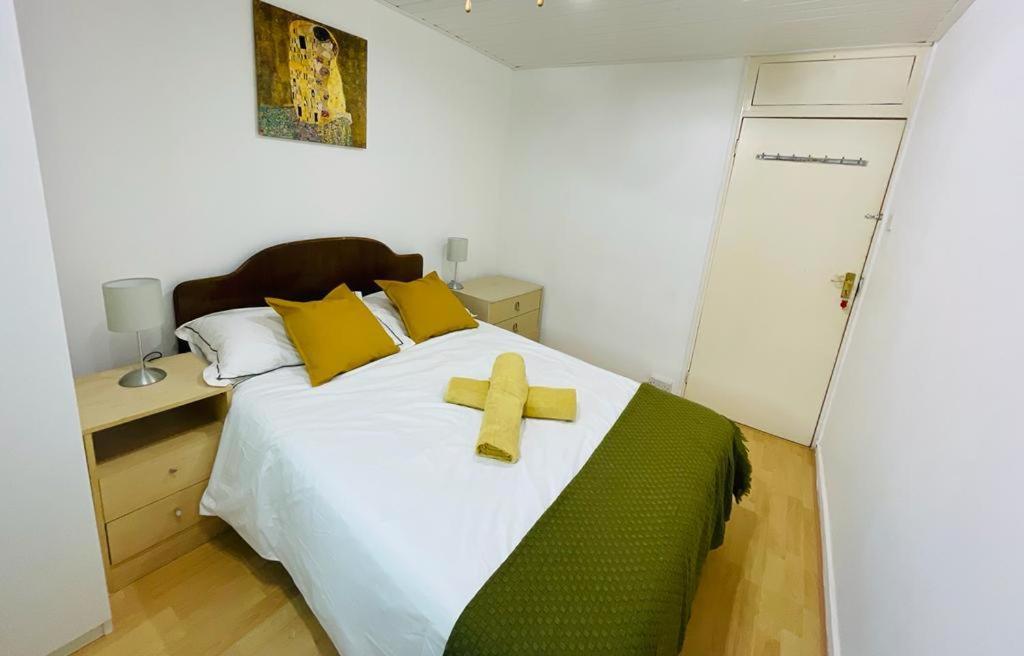 Cosy Flat Close To East Finchley Station London Bagian luar foto