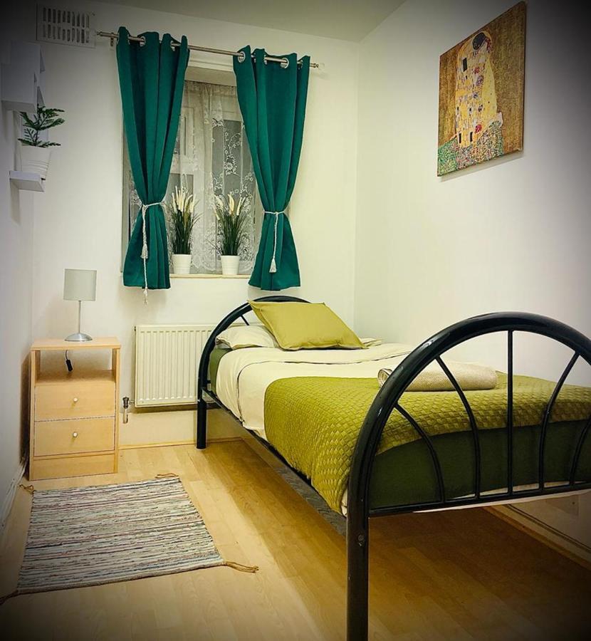 Cosy Flat Close To East Finchley Station London Bagian luar foto